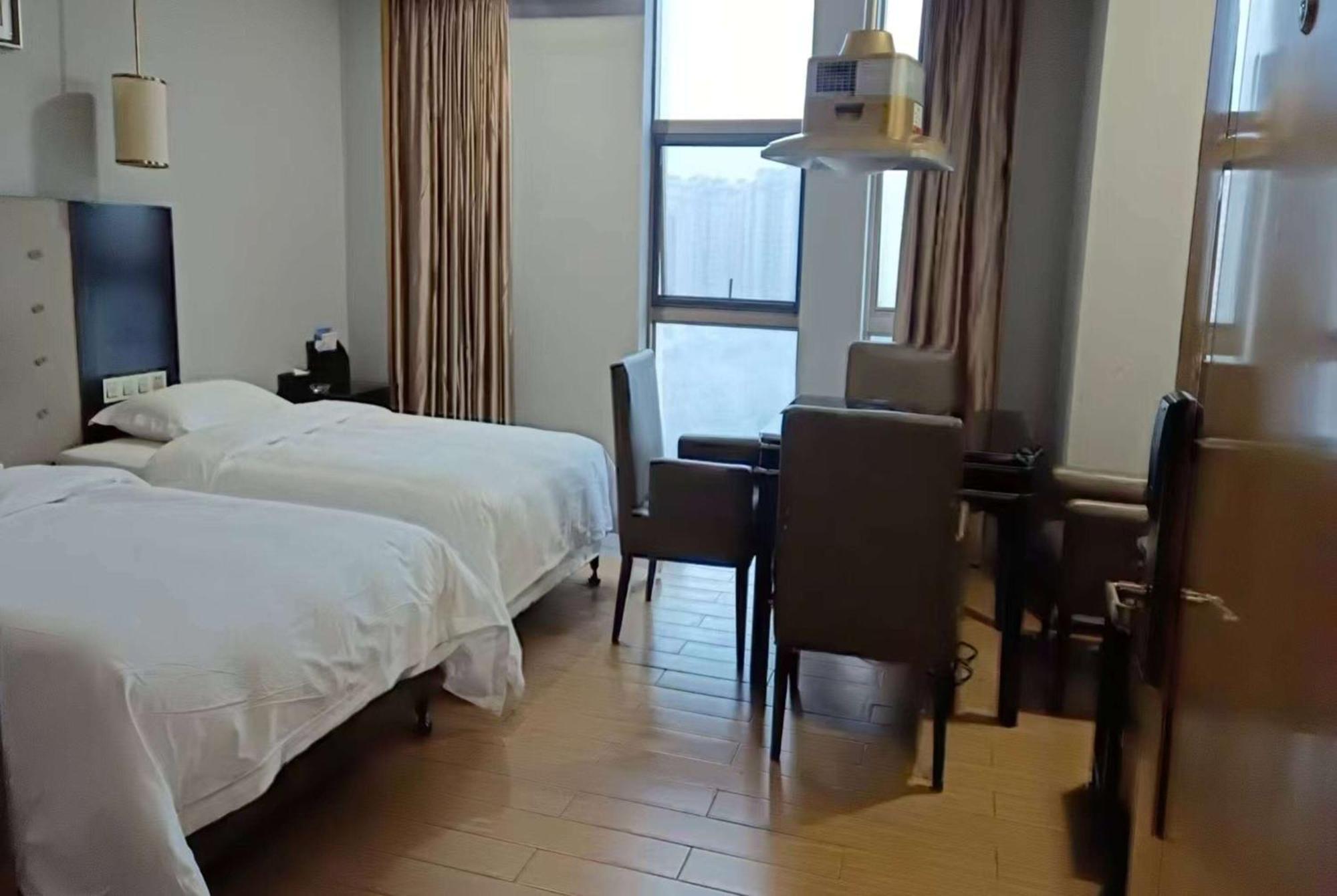 Ramada Yiyang Taojiang Hotel Exterior foto