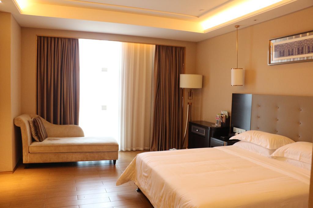 Ramada Yiyang Taojiang Hotel Exterior foto