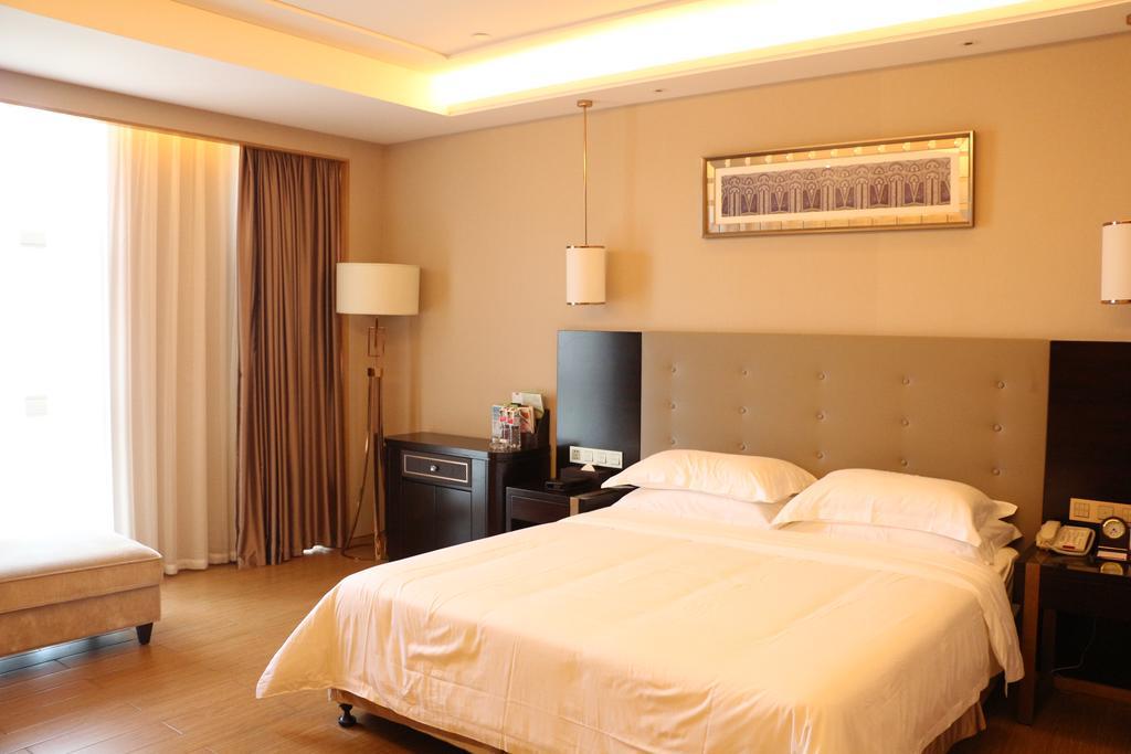 Ramada Yiyang Taojiang Hotel Exterior foto