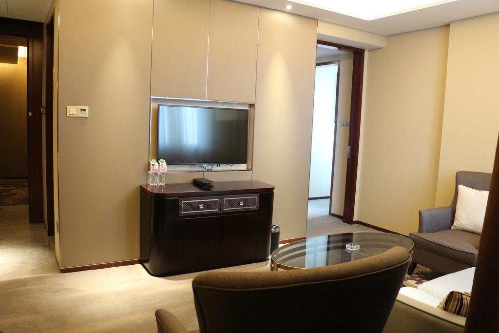 Ramada Yiyang Taojiang Hotel Exterior foto