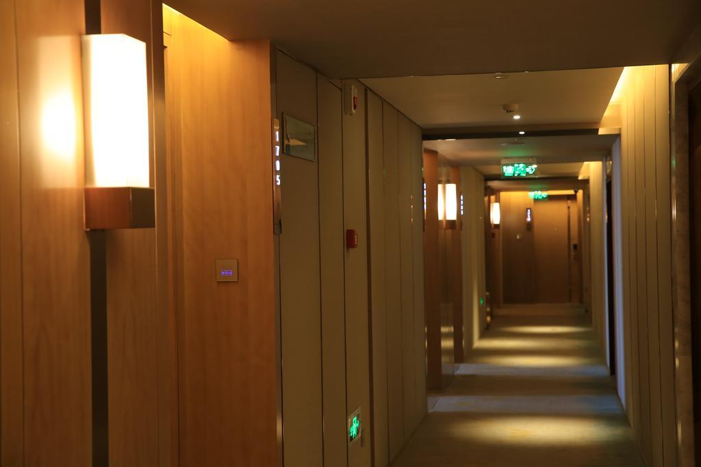 Ramada Yiyang Taojiang Hotel Exterior foto