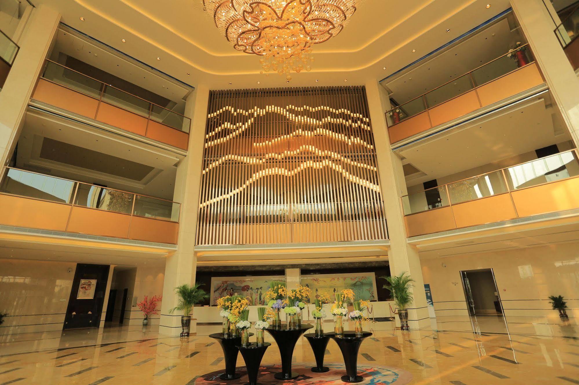 Ramada Yiyang Taojiang Hotel Exterior foto