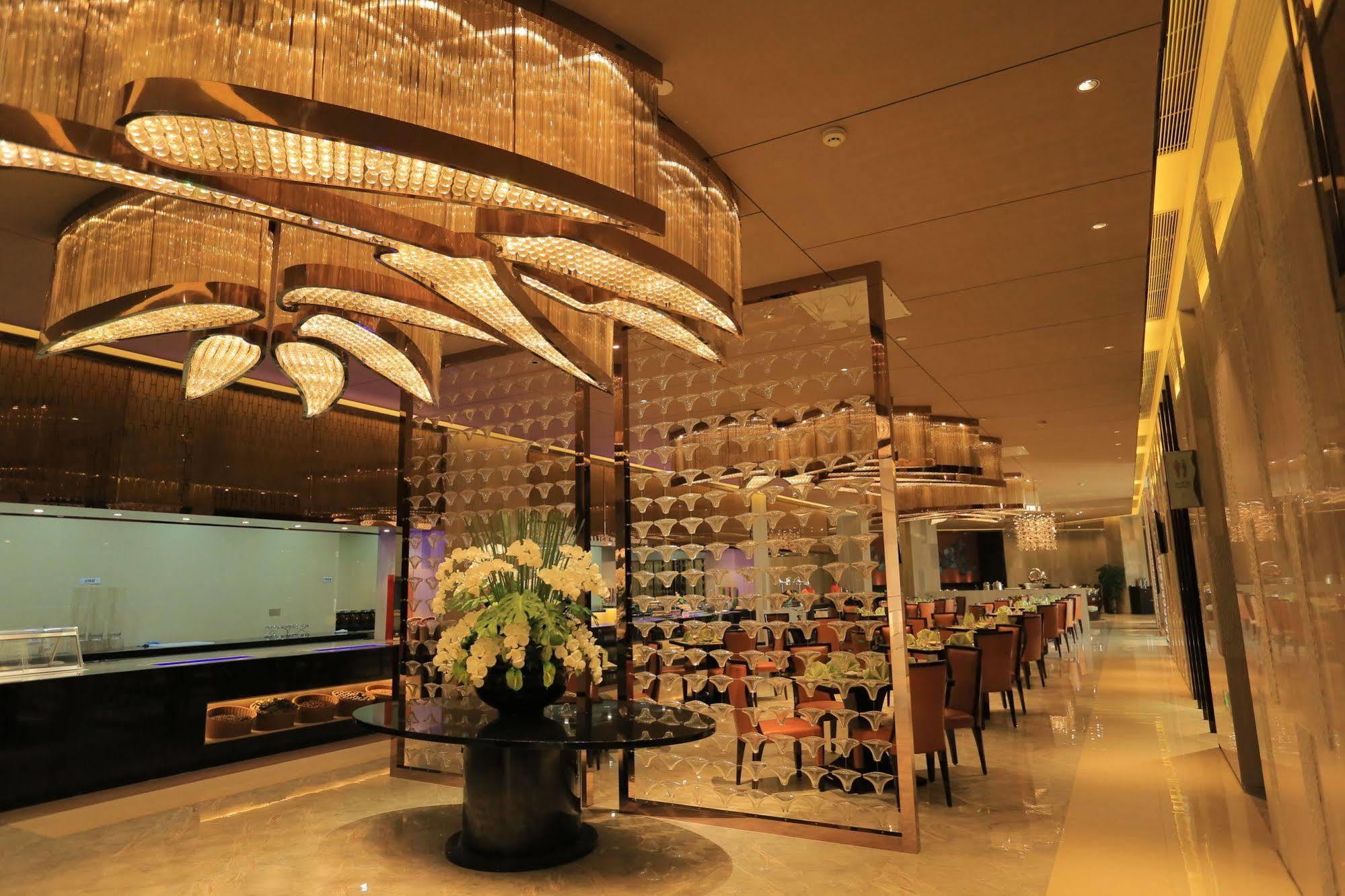Ramada Yiyang Taojiang Hotel Exterior foto