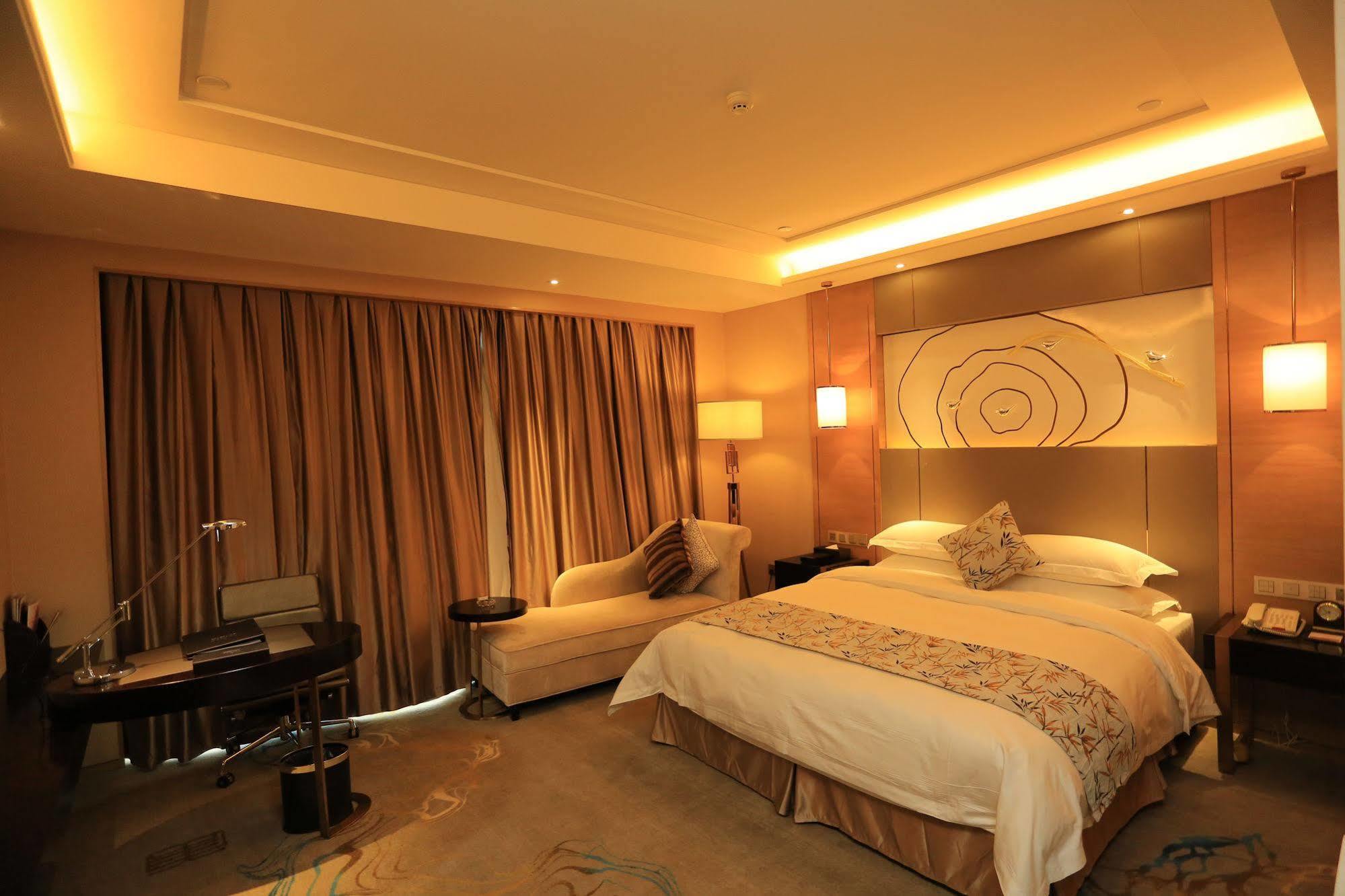 Ramada Yiyang Taojiang Hotel Exterior foto