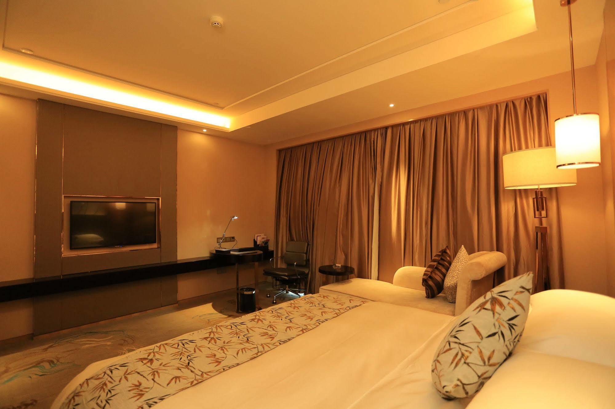 Ramada Yiyang Taojiang Hotel Exterior foto