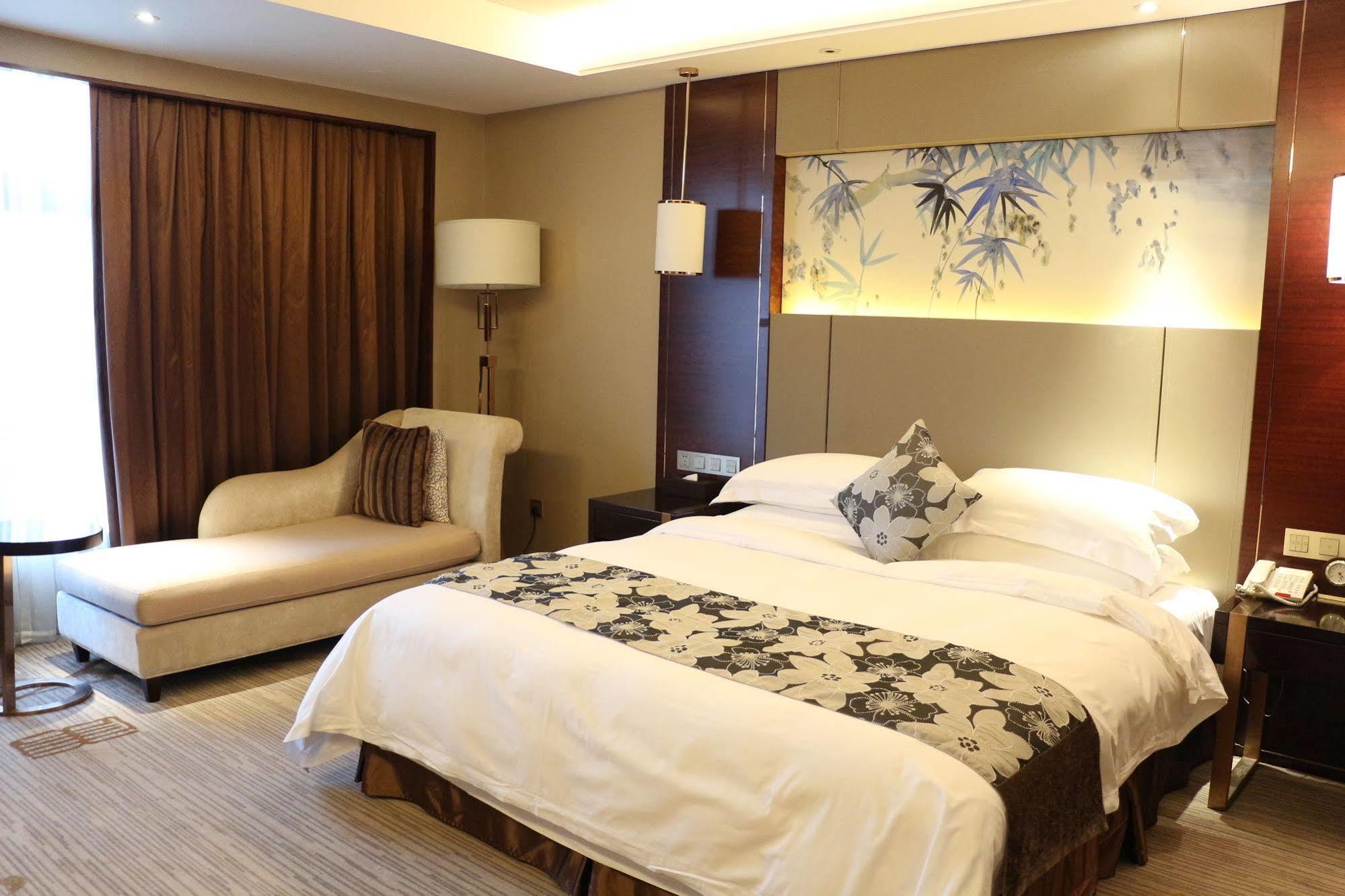 Ramada Yiyang Taojiang Hotel Exterior foto