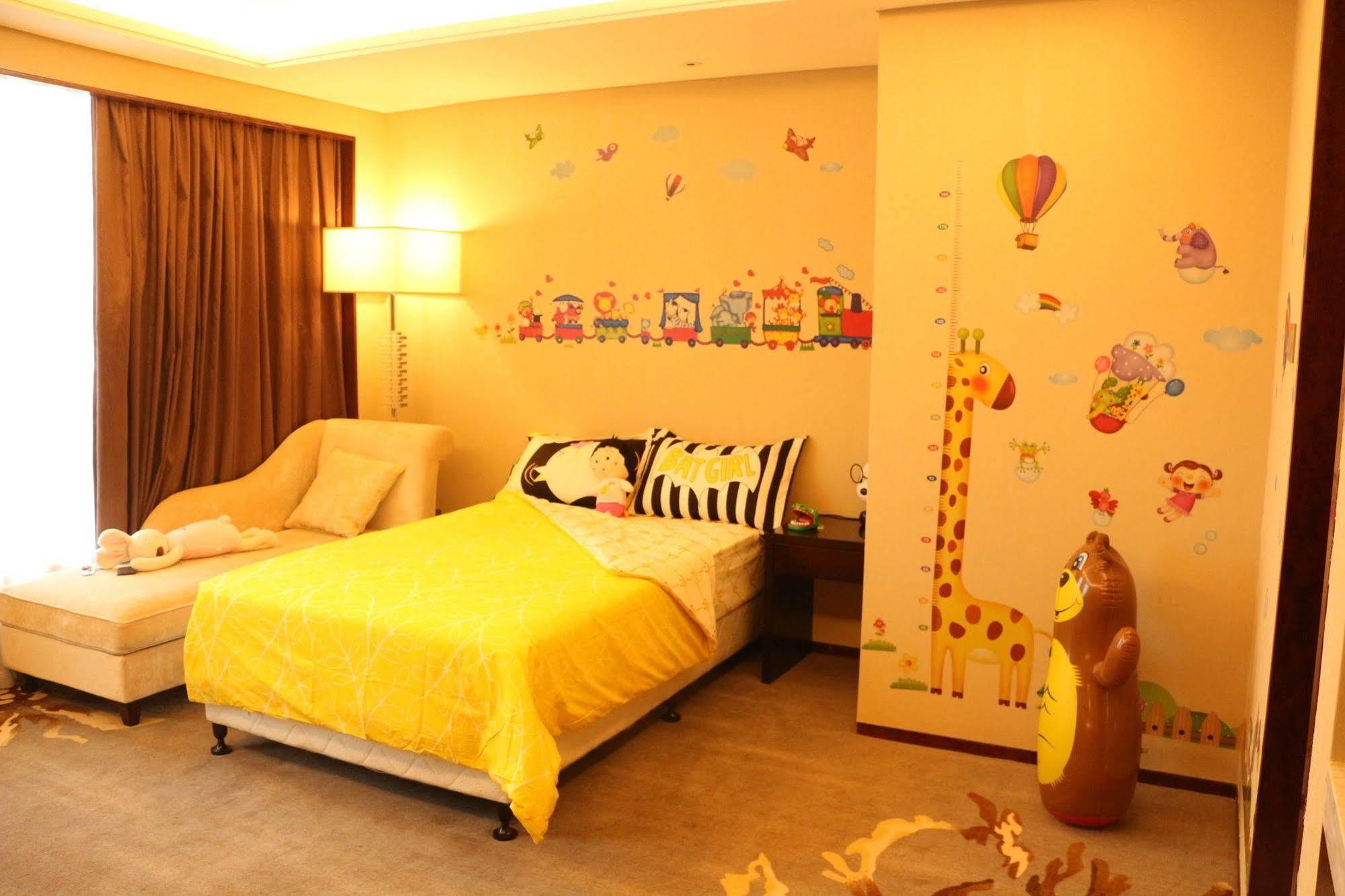 Ramada Yiyang Taojiang Hotel Exterior foto
